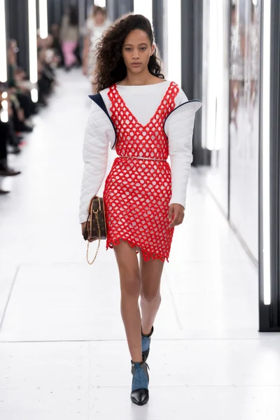 Look 29